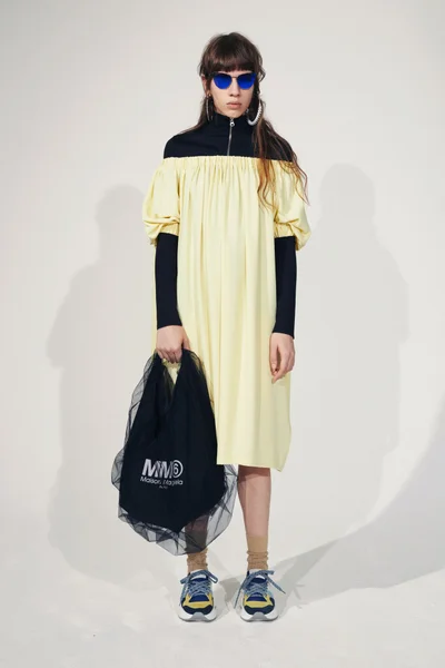Look 18